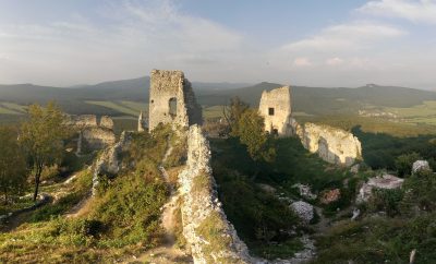 ZRÚCANINA HRADU GÝMEŠ